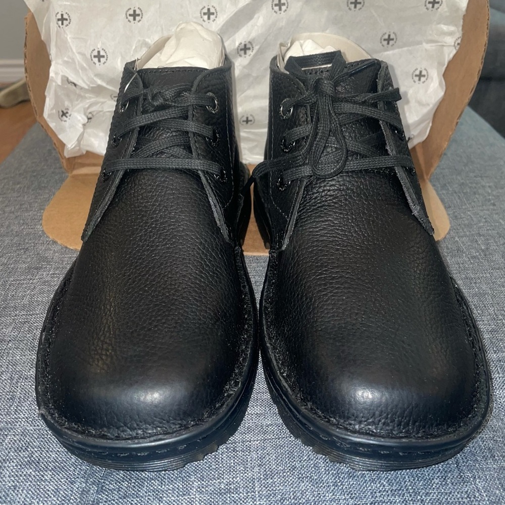 Dr. Martens Womens Sussex Chukka Boots Size 9